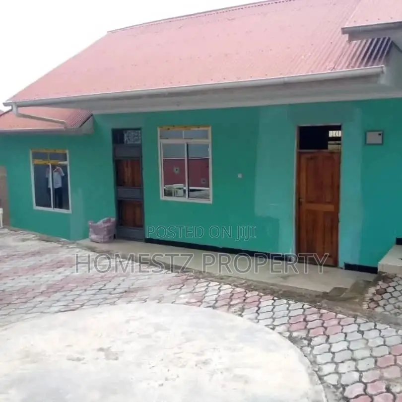 6bdrm Apartment in Kinyerezi Kifuru Kwa, Kinondoni for sale in Kinondoni