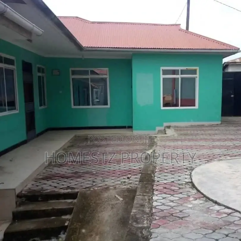 6bdrm Apartment in Kinyerezi Kifuru Kwa, Kinondoni for sale in Kinondoni