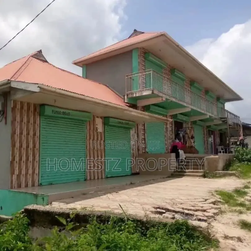 6bdrm Apartment in Kinyerezi Kifuru Kwa, Kinondoni for sale in Kinondoni