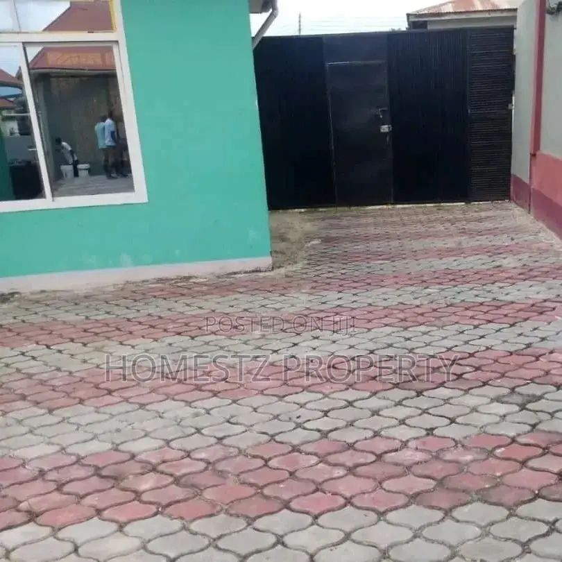 6bdrm Apartment in Kinyerezi Kifuru Kwa, Kinondoni for sale in Kinondoni