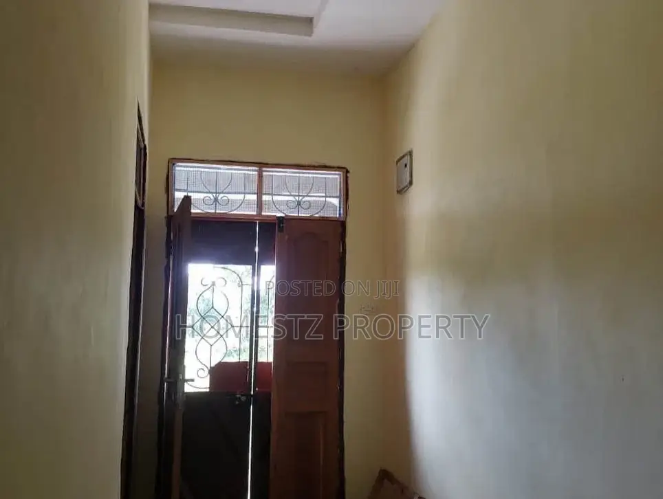 6bdrm Apartment in Kinyerezi Kifuru Kwa, Kinondoni for sale in Kinondoni