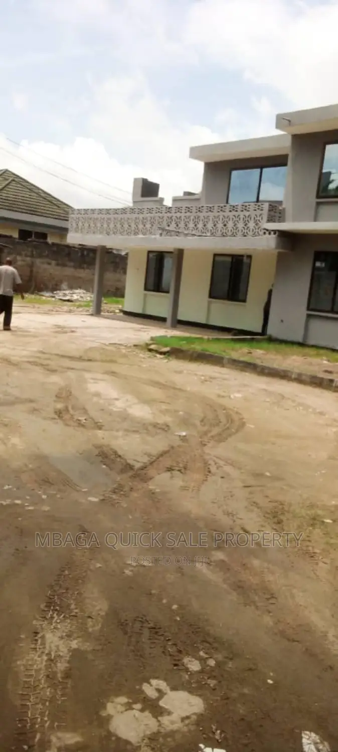 6bdrm House in Mikocheni for rent in Mikocheni