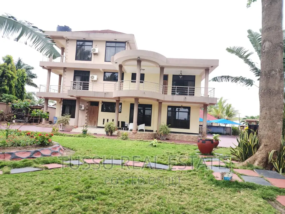 7bdrm Bungalow in Kigambon Kibada for sale in Kibada