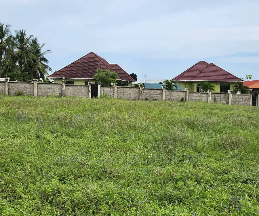 Kiwanja Kinauzwa Mbweni Junction in Mbweni