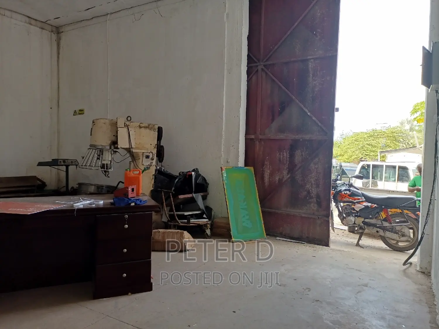 Godown La SQM 225 in Kinondoni