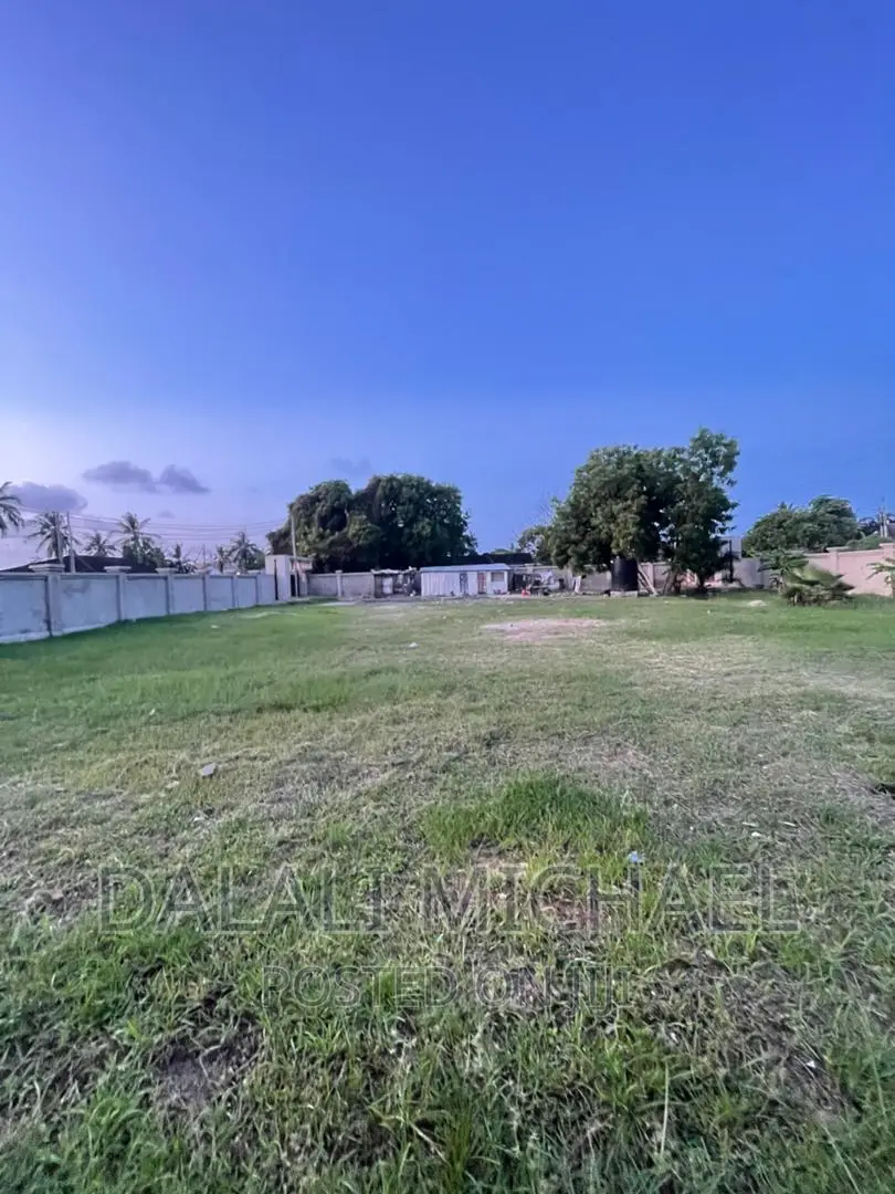 Beach Plot for Sale Mbezibeach!! in Mbezi Beach