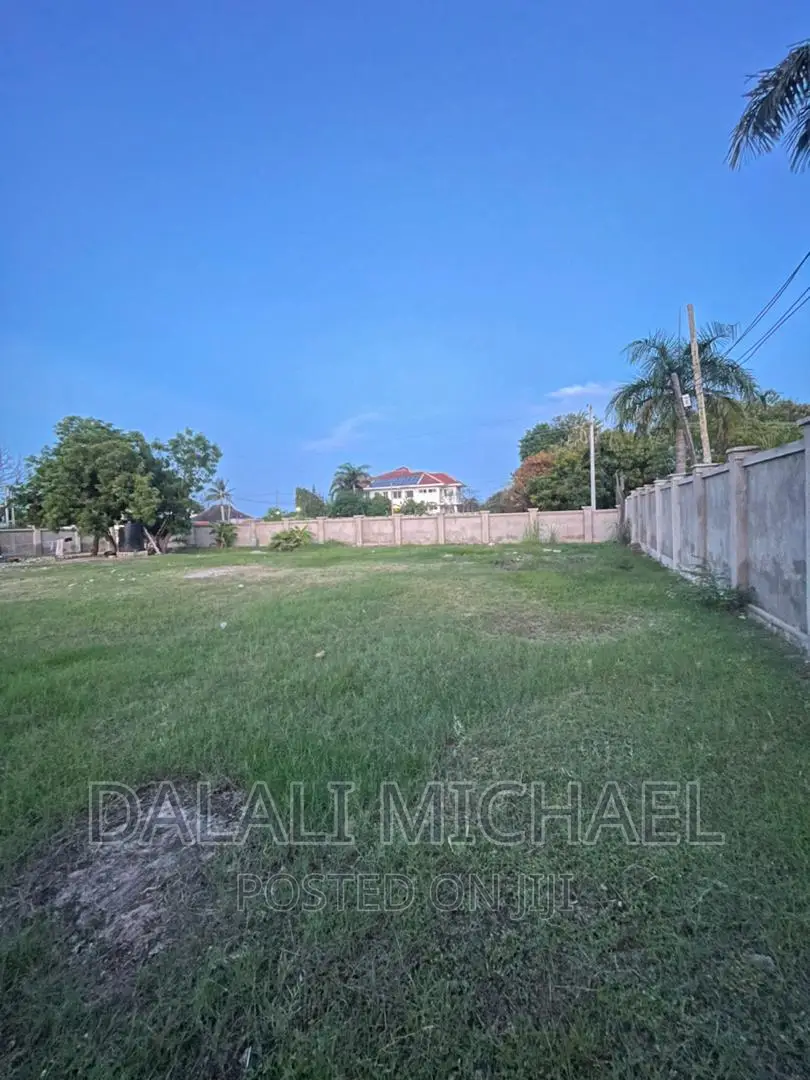 Beach Plot for Sale Mbezibeach!! in Mbezi Beach