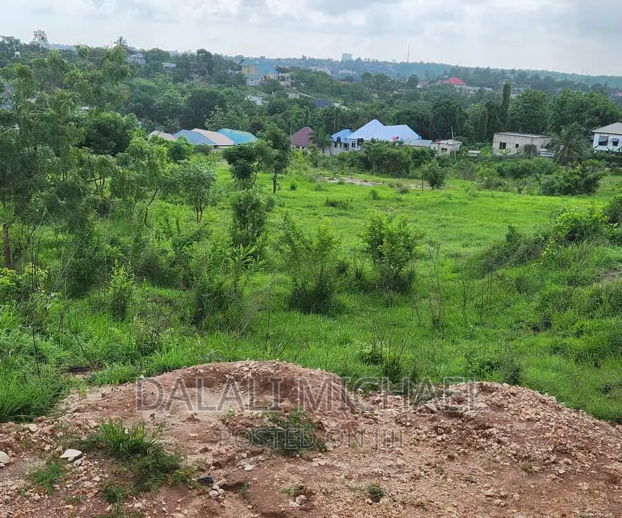 Viwanja Vinauzwa Goba in Goba