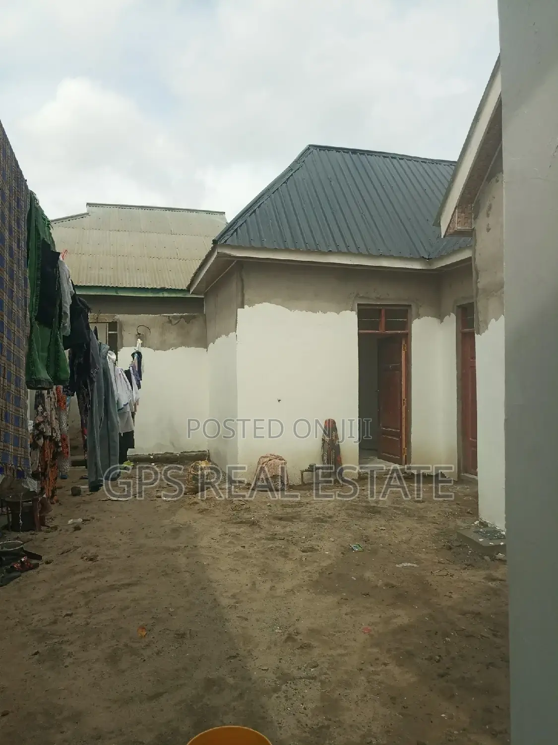9bdrm Apartment in Mbagala Chamazi, Temeke for sale in Temeke