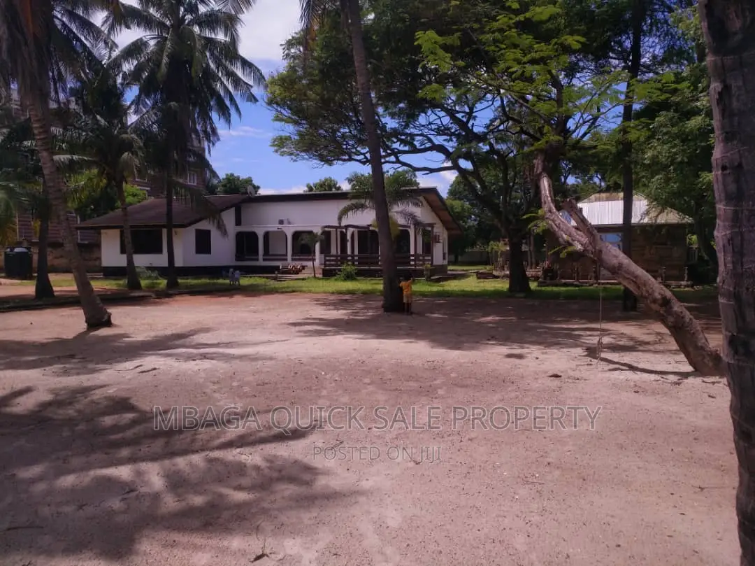 4bdrm House in Kawe  Beach for rent in Kawe