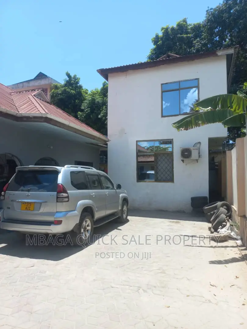 4bdrm House in Moroko, Kinondoni for sale in Kinondoni
