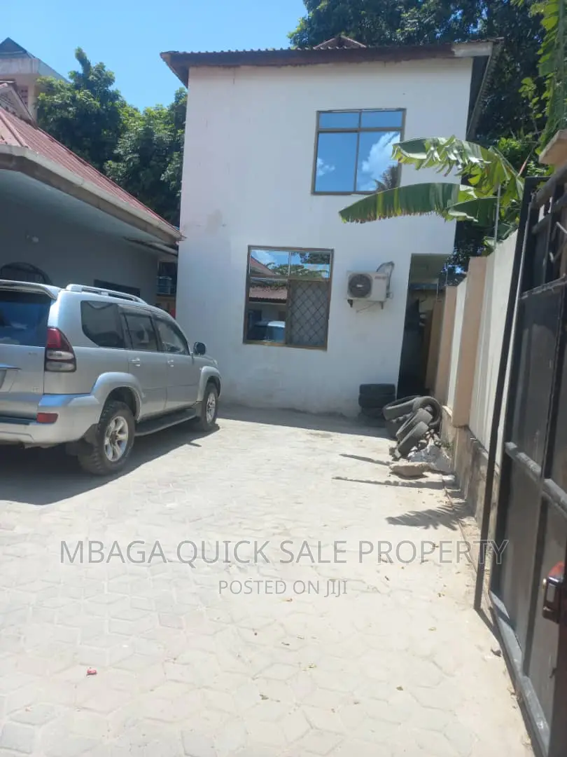 4bdrm House in Moroko, Kinondoni for sale in Kinondoni