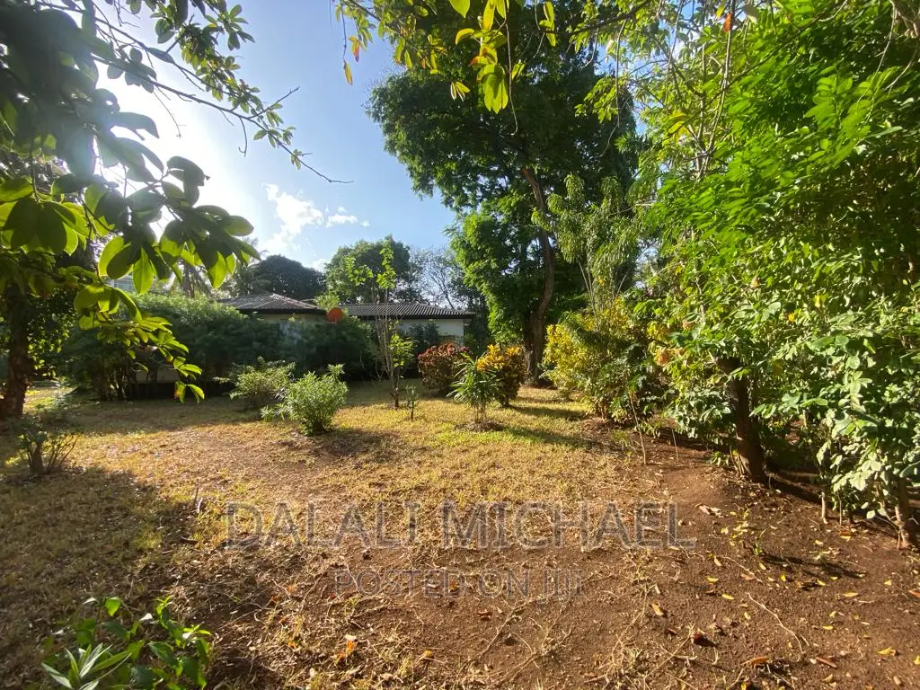 Oysterbay Plot for Sale in Oyster Bay
