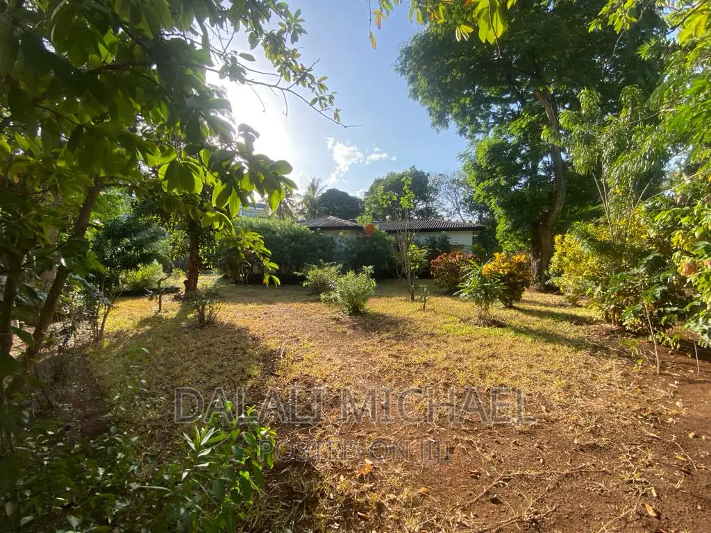 Oysterbay Plot for Sale in Oyster Bay
