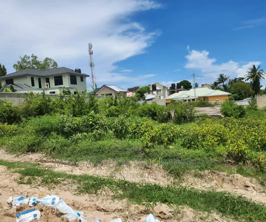 Plot Inauzwa Ipo Madale Kontena in Bunju