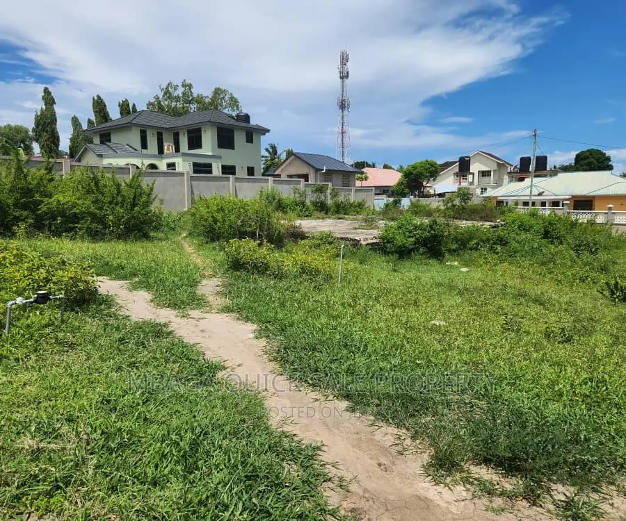Plot Inauzwa Ipo Madale Kontena in Bunju