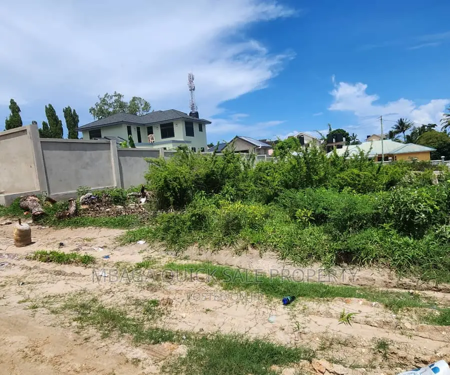 Plot Inauzwa Ipo Madale Kontena in Bunju