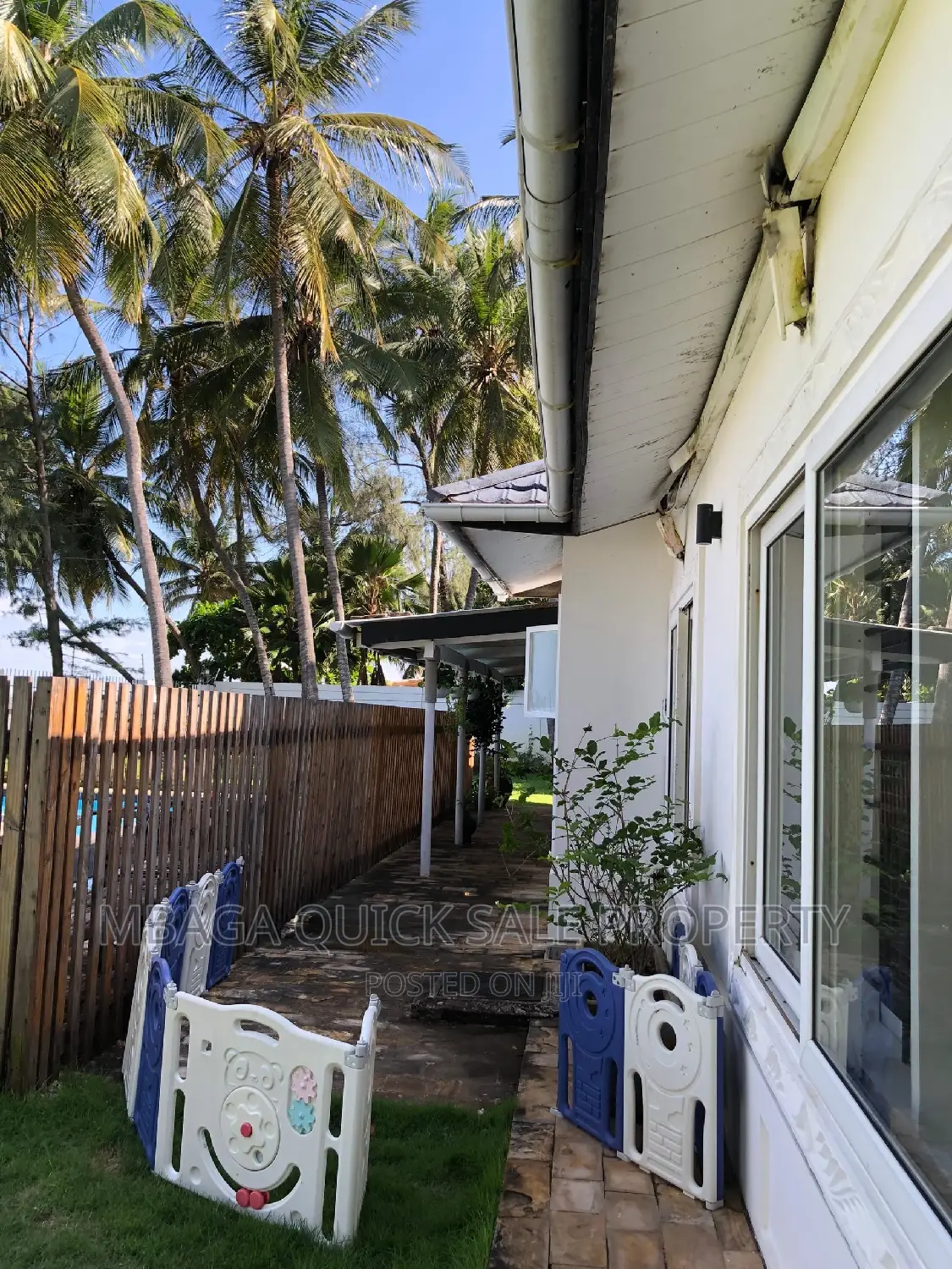 3bdrm House in Beach House for sale in Mbezi Beach