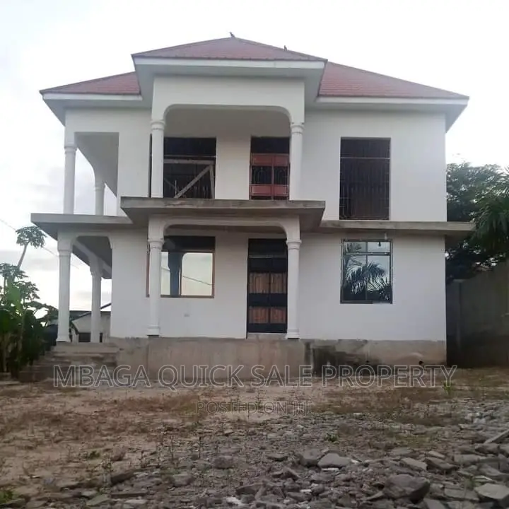 6bdrm Duplex in Goba for sale in Goba