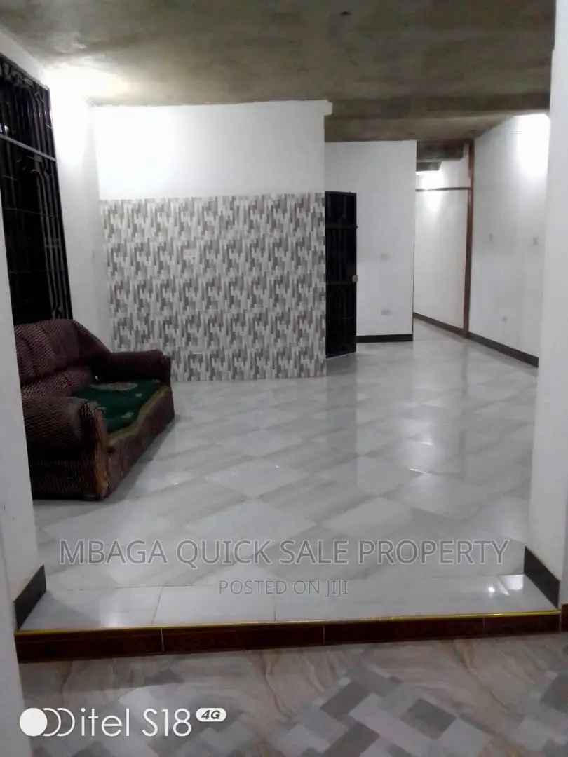 6bdrm Duplex in Goba for sale in Goba