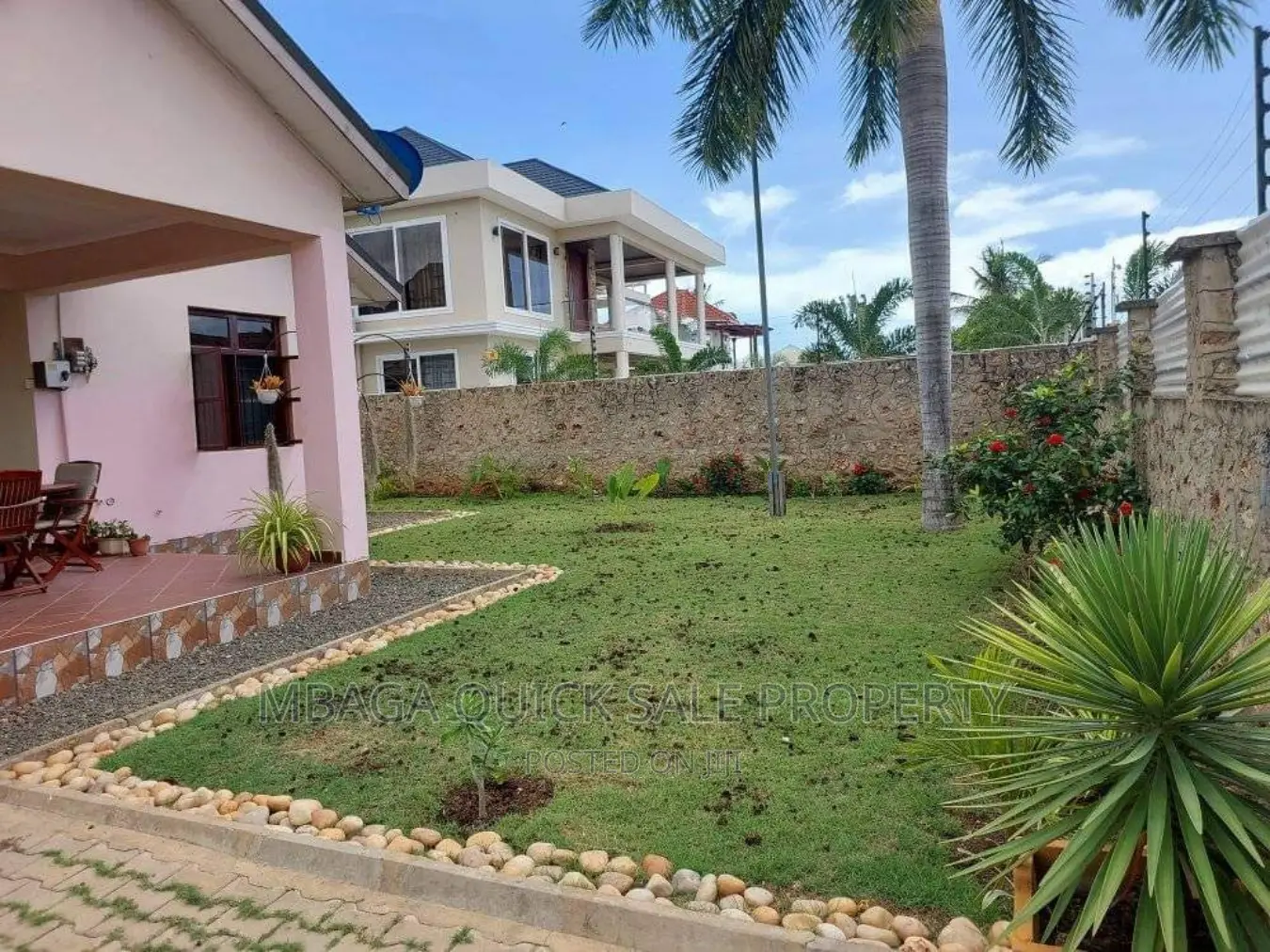 5bdrm House in Ununio, Bunju for sale in Bunju