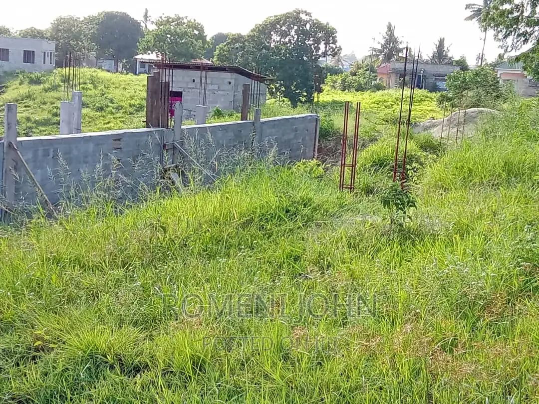 Eneo La Kibiashara Na Makazi Linauzwa Ml 300 Goba/ Mbezi. in Ilala