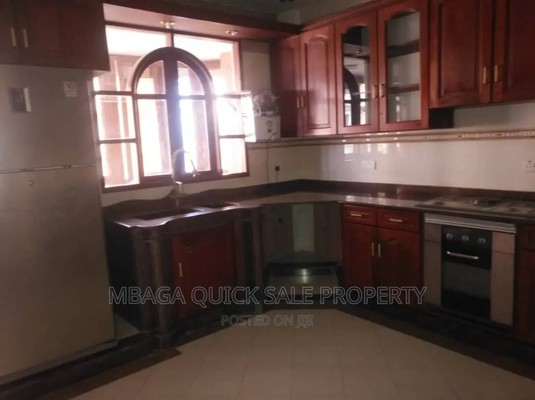 Furnished 4bdrm Apartment in Posta  City  Center for sale in Kisutu