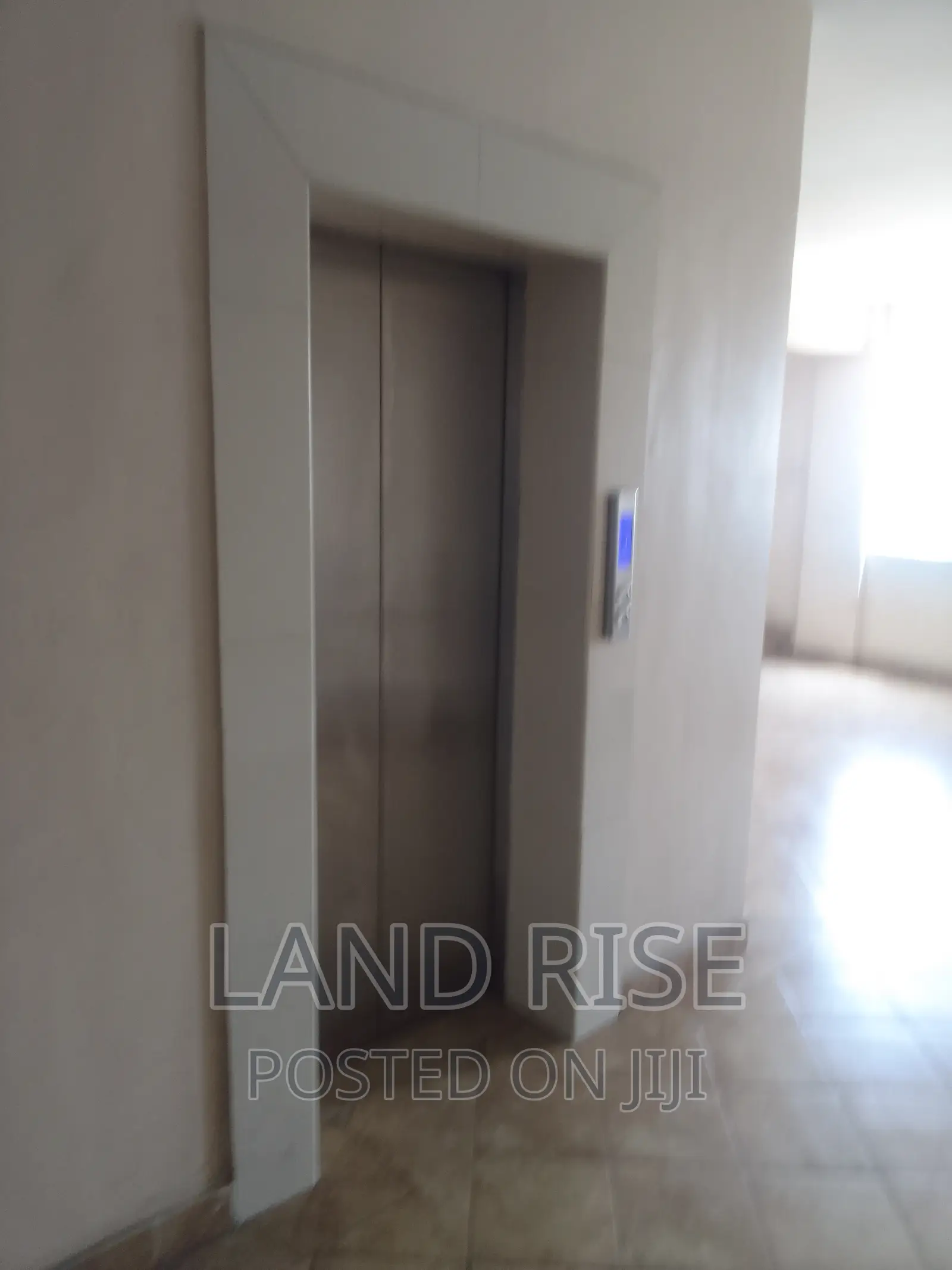 100 SQM Office Space in Mandela Road in Tabata