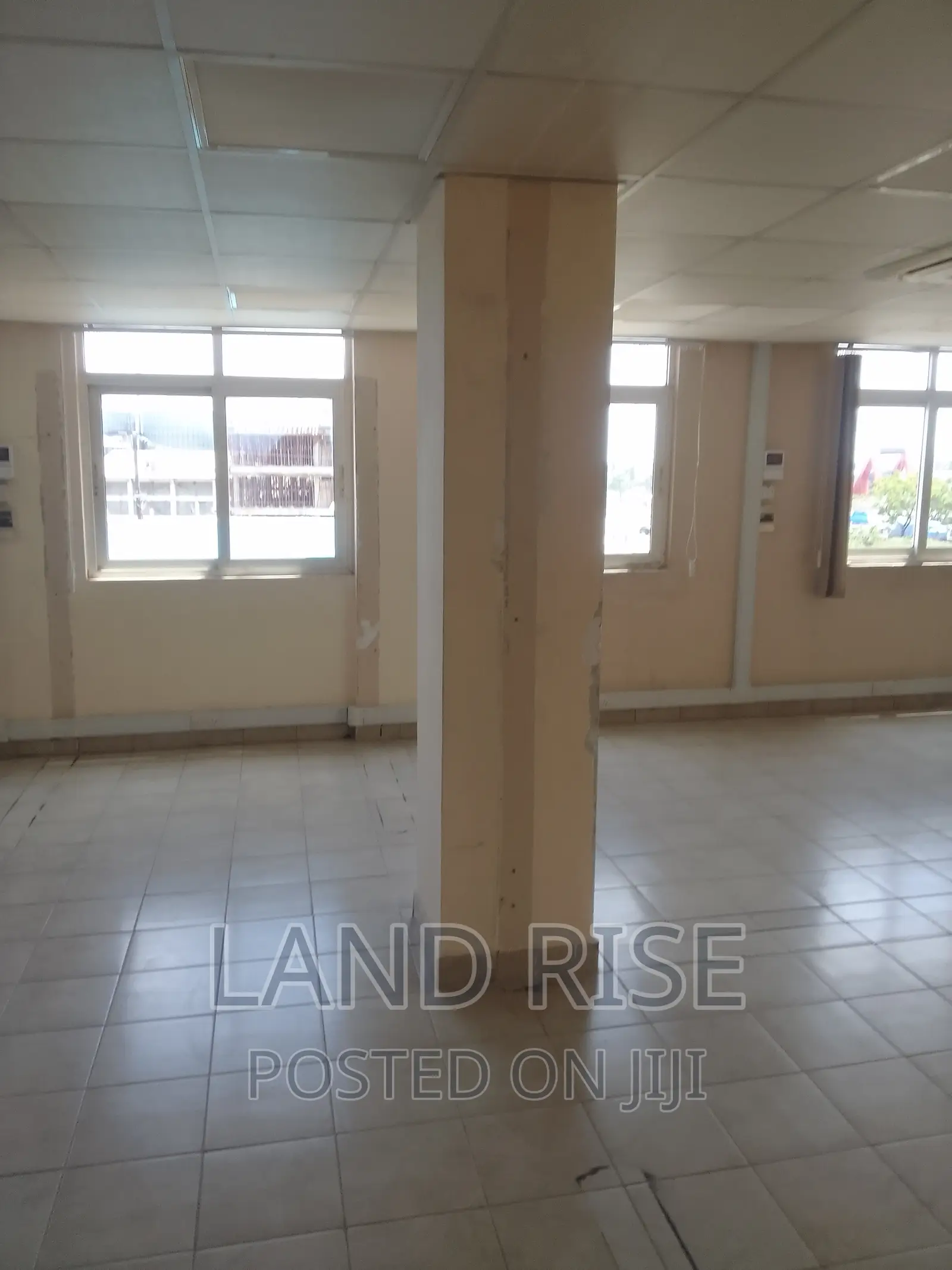 100 SQM Office Space in Mandela Road in Tabata