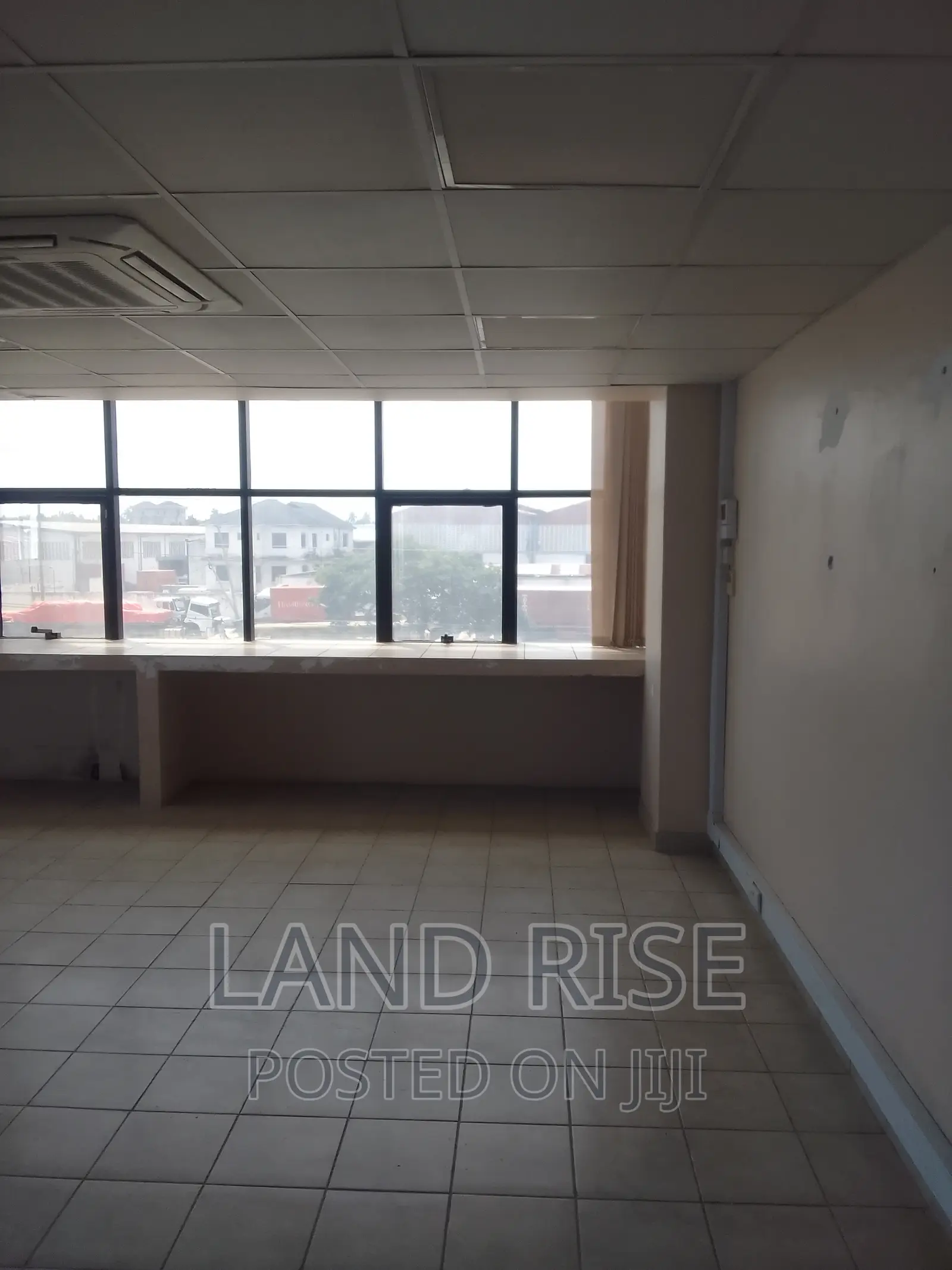 100 SQM Office Space in Mandela Road in Tabata