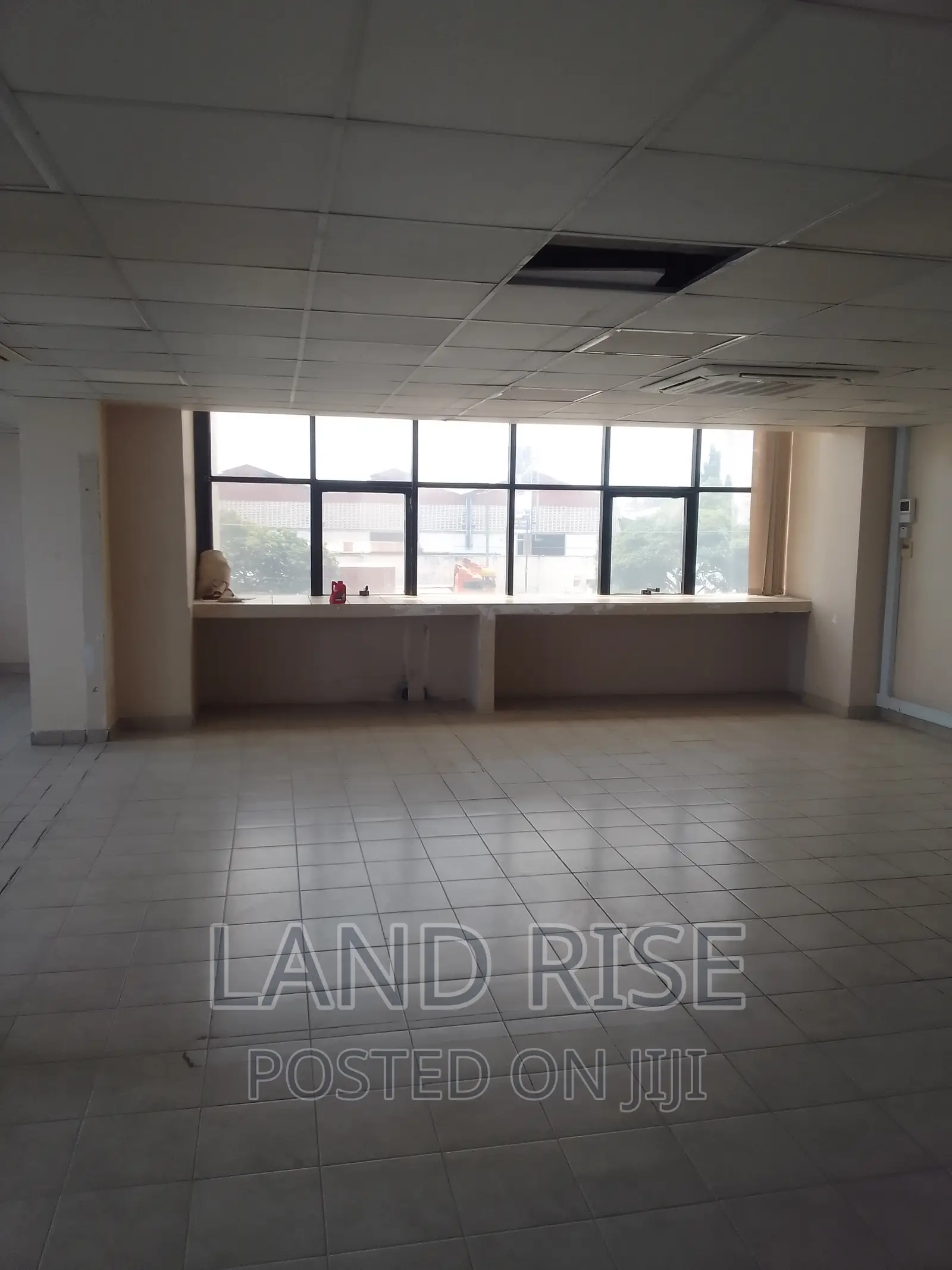 100 SQM Office Space in Mandela Road in Tabata