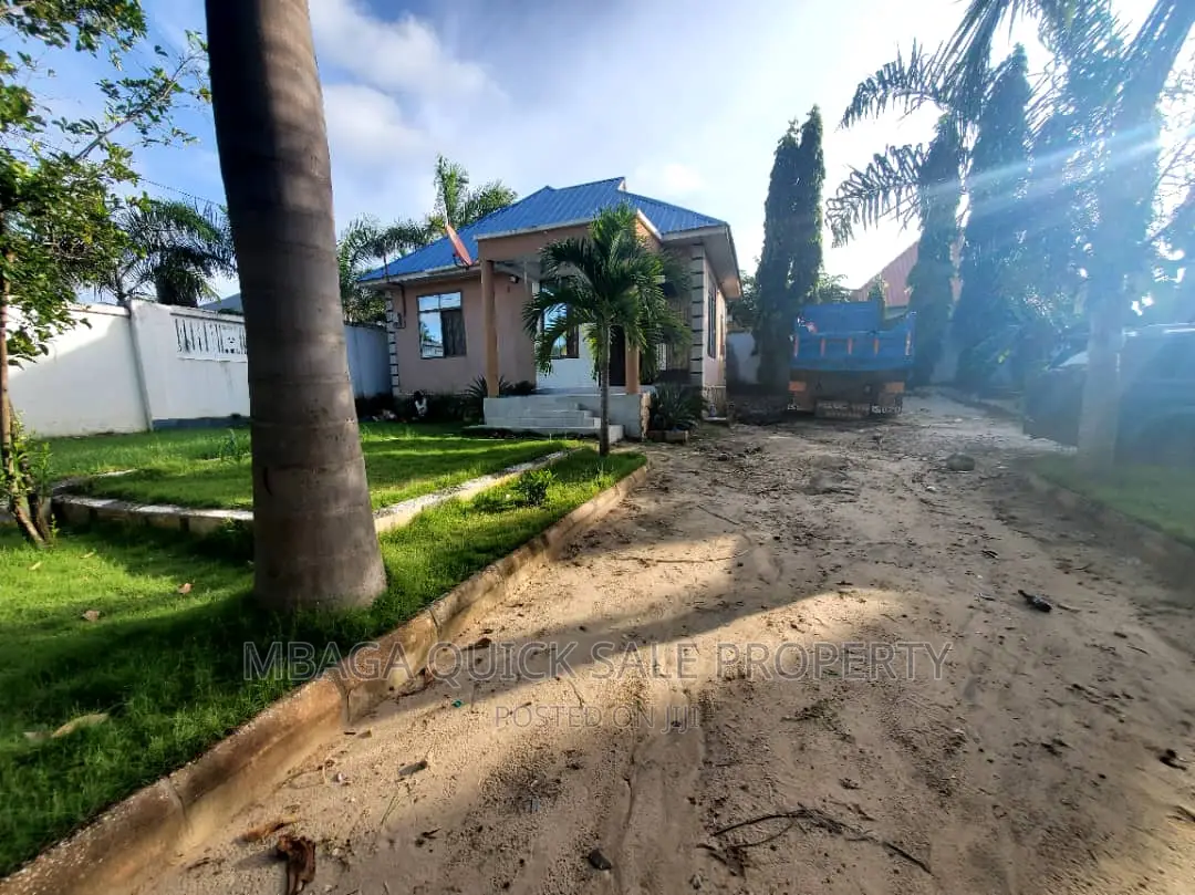 3bdrm House in Madale  Kwa  Kawawa, Kunduchi for sale in Kunduchi
