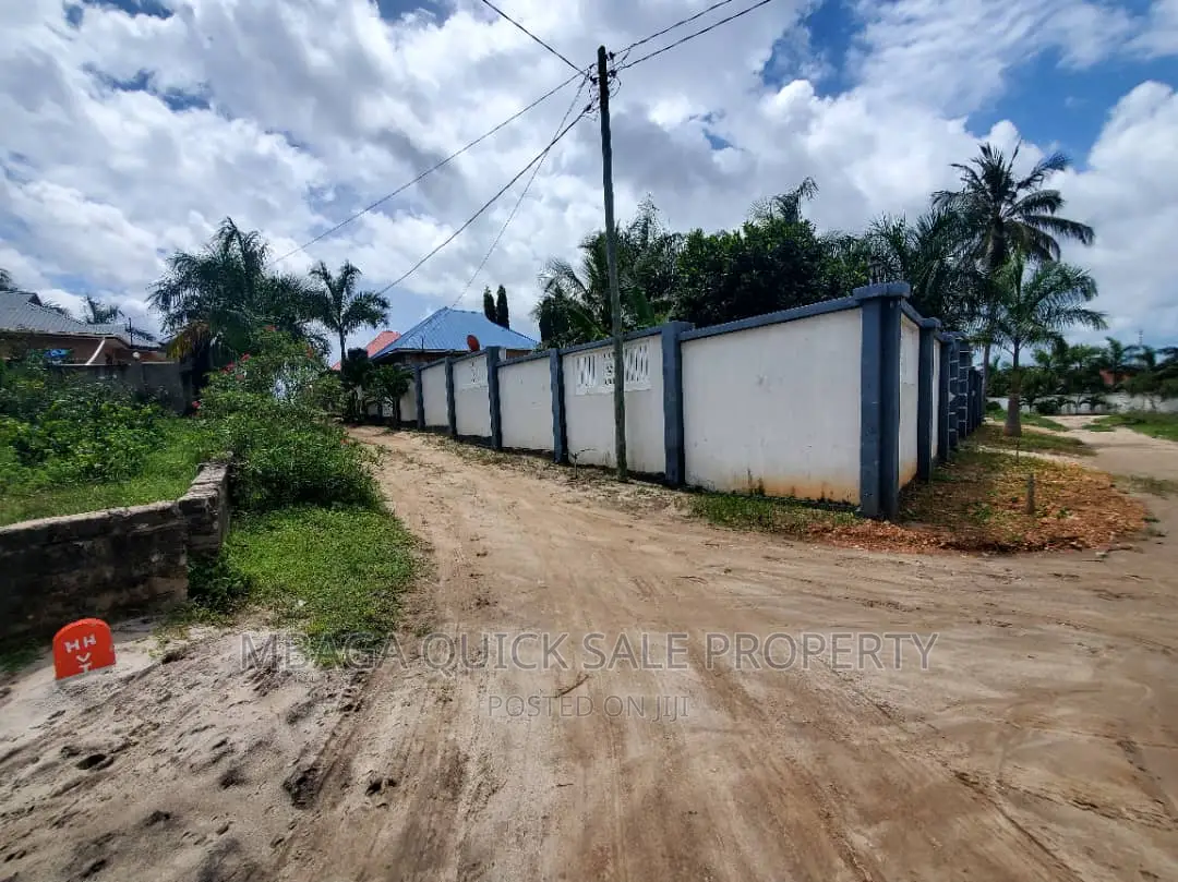 3bdrm House in Madale  Kwa  Kawawa, Kunduchi for sale in Kunduchi