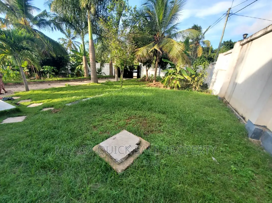 3bdrm House in Madale  Kwa  Kawawa, Kunduchi for sale in Kunduchi