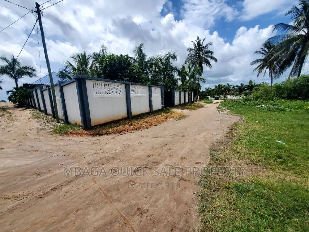 3bdrm House in Madale  Kwa  Kawawa, Kunduchi for sale in Kunduchi