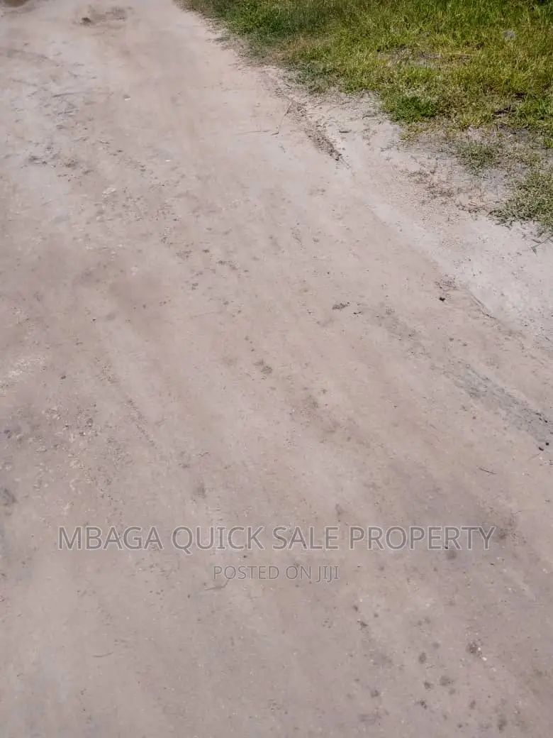 Plot for Sale at Ununio 800sqm TSH 120mil in Kunduchi