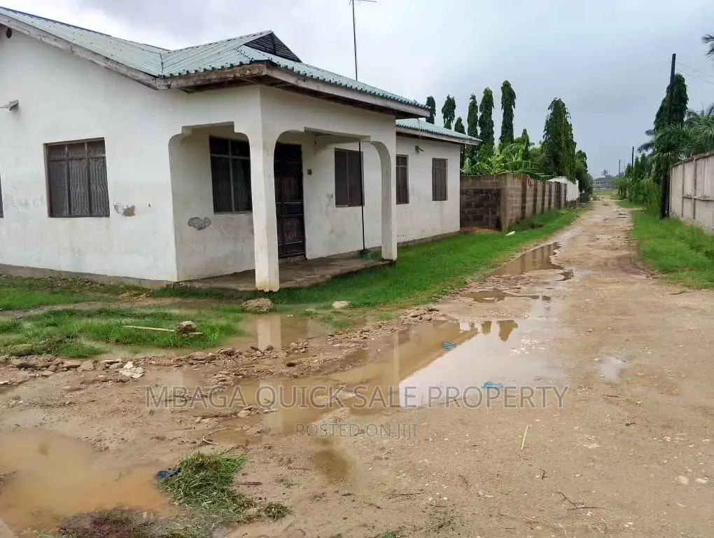 3bdrm House in Boko, Bunju for sale in Bunju