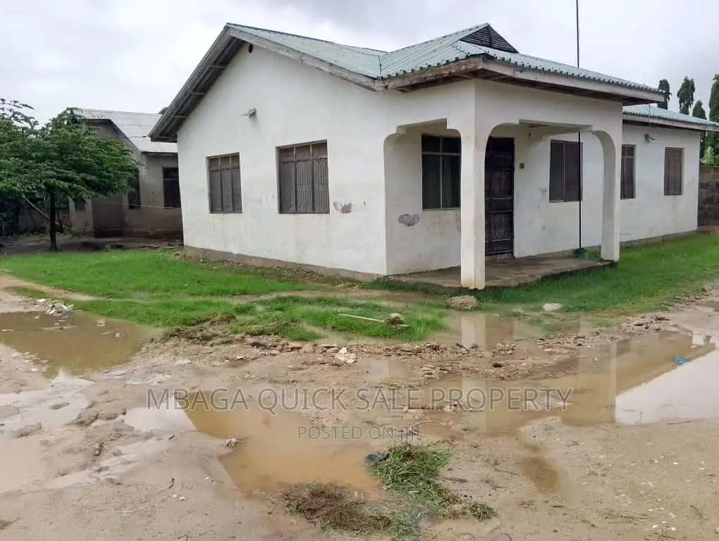 3bdrm House in Boko, Bunju for sale in Bunju