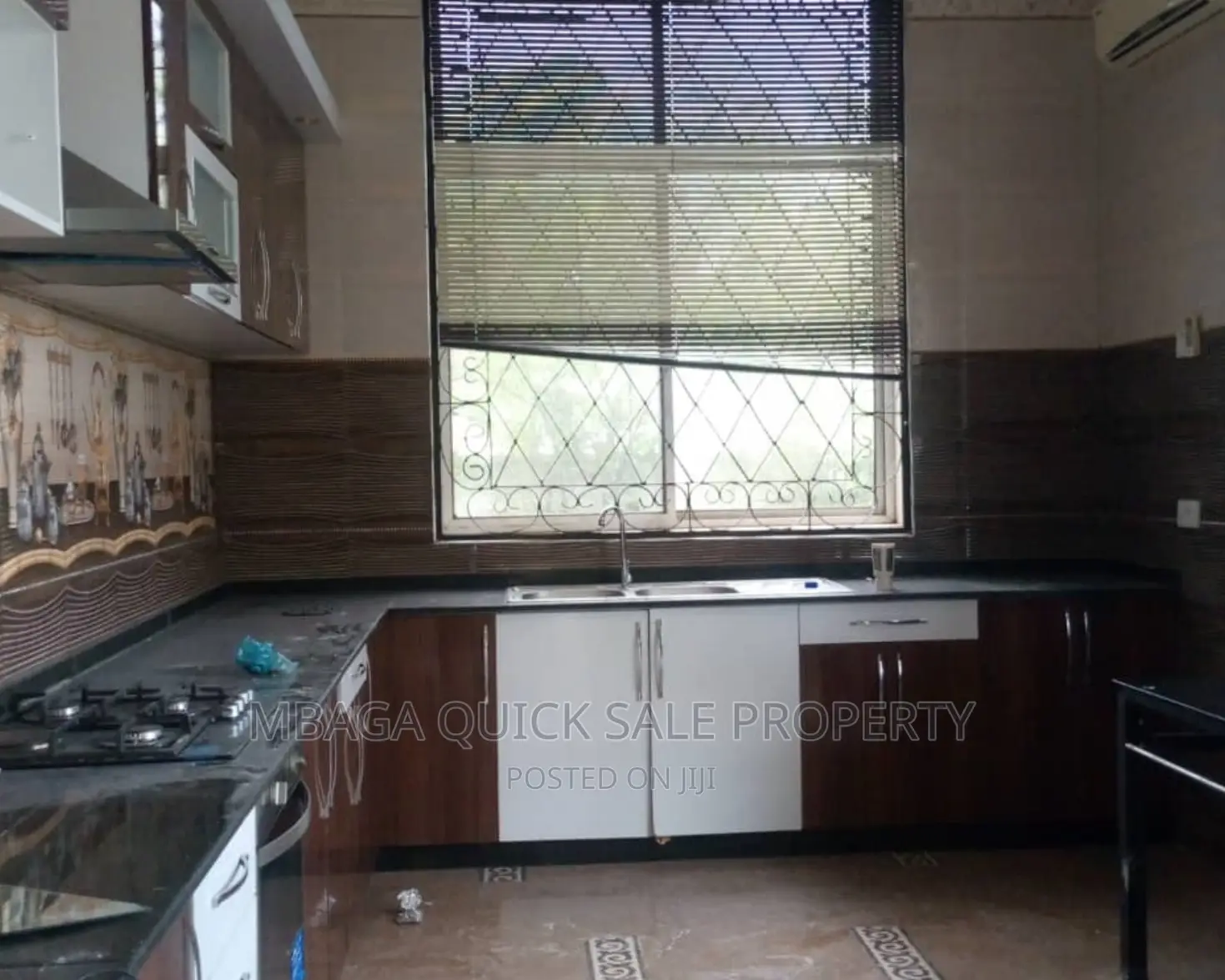6bdrm House in Kinyerezi for sale in Kinyerezi