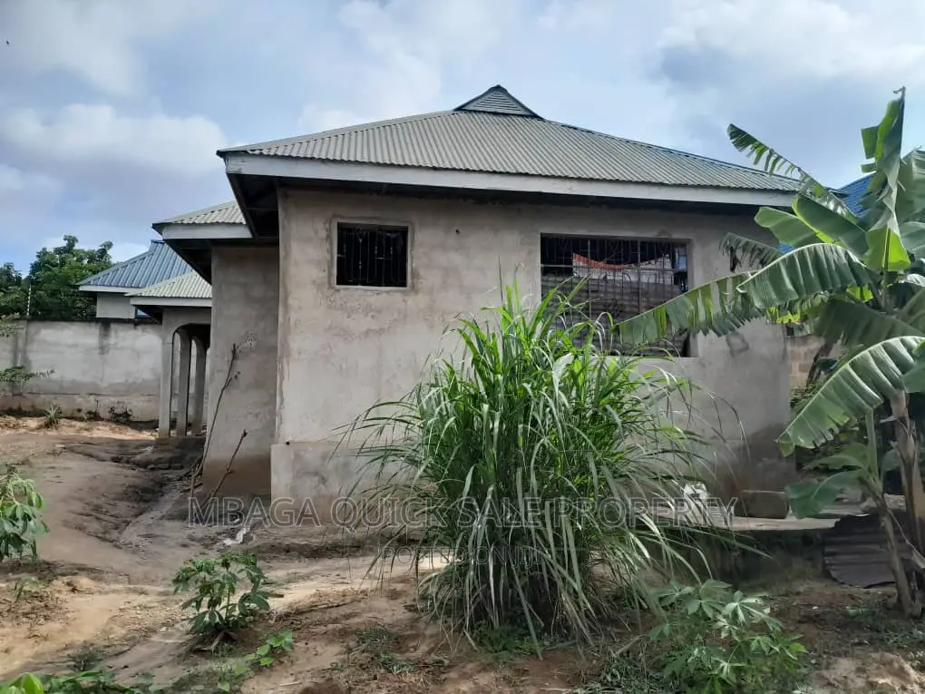 3bdrm Bungalow in Makabe, Mbezi for sale in Mbezi