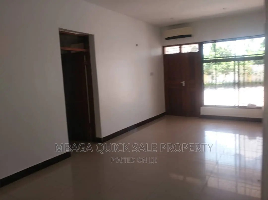 4bdrm Bungalow in Masaki Peninsula for rent in Masaki