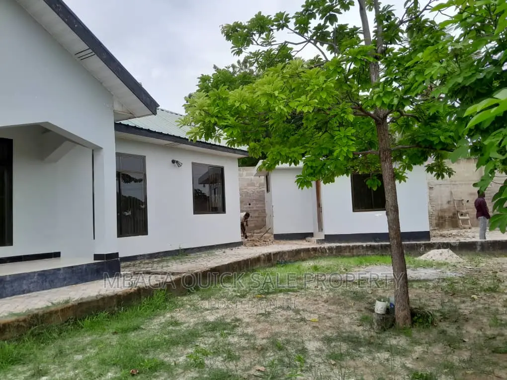 3bdrm House in Salasala Iptl, Mbezi for rent in Mbezi