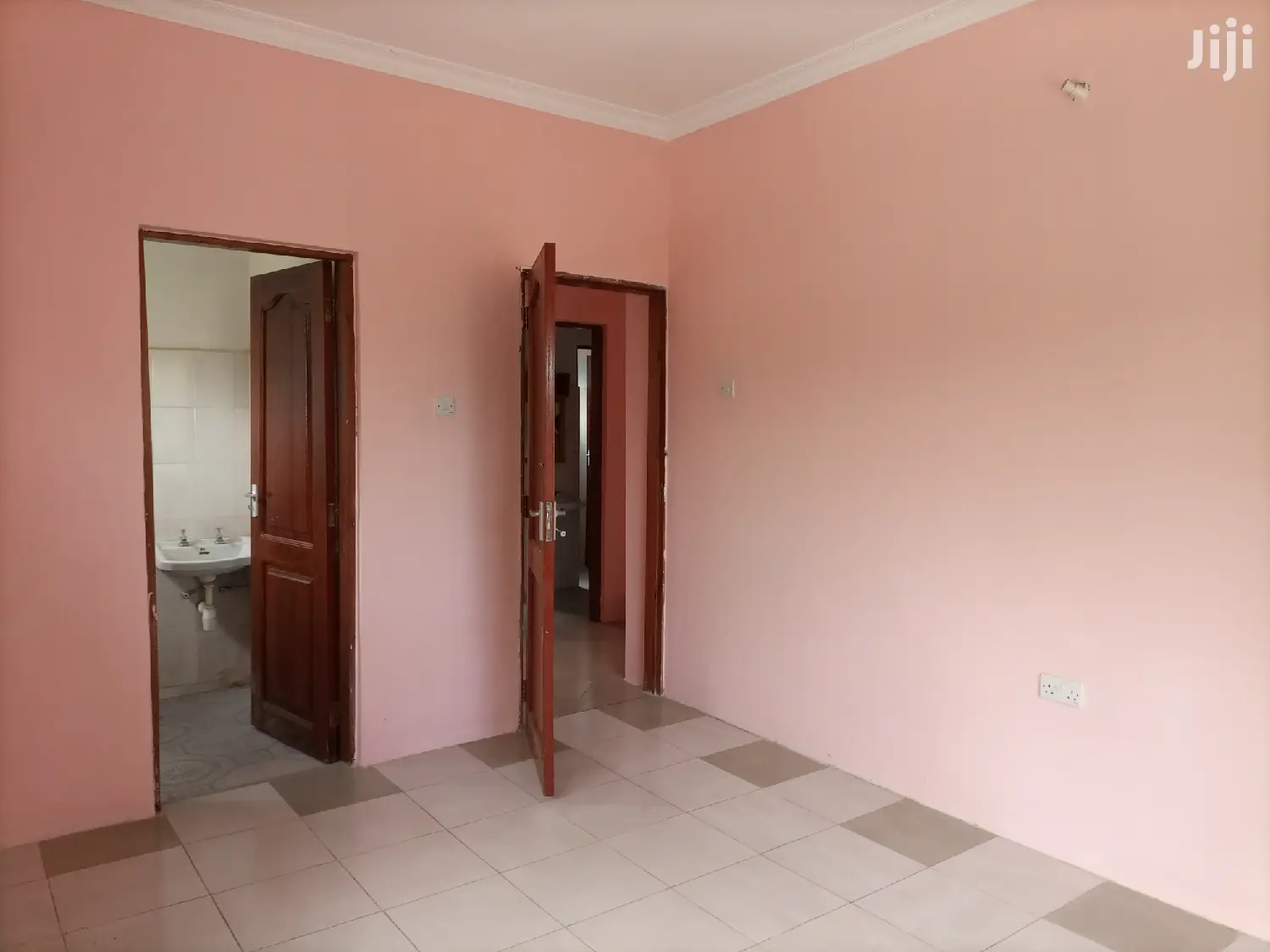 3 Bedroom, Master Na Public Toilet,Sebule, Dinning Na Jiko in Kinondoni