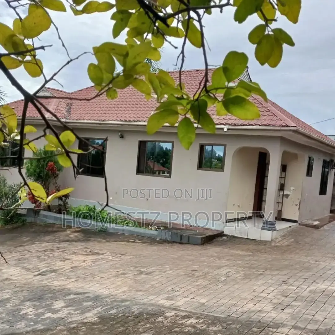 3bdrm House in Mbezi Mwisho, Kinondoni for sale in Kinondoni
