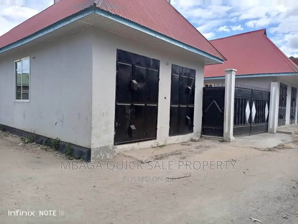 12bdrm House in Misewe, Mbagala for sale in Mbagala