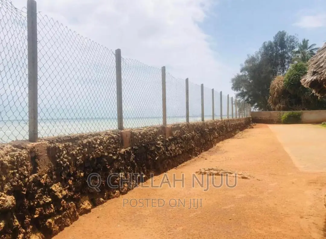 Furnished 8bdrm Apartment in Mbez Beach 8, Kinondoni for sale in Kinondoni