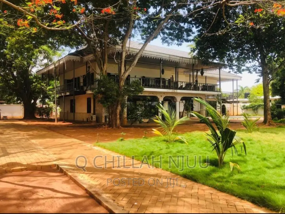Furnished 8bdrm Apartment in Mbez Beach 8, Kinondoni for sale in Kinondoni
