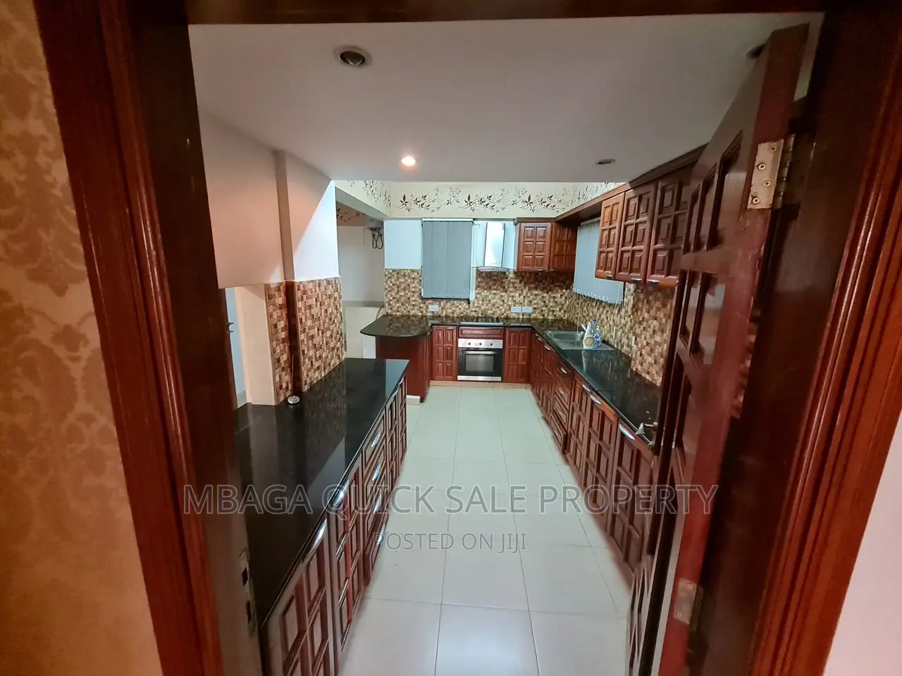 3bdrm Apartment in Upanga for sale in Upanga West