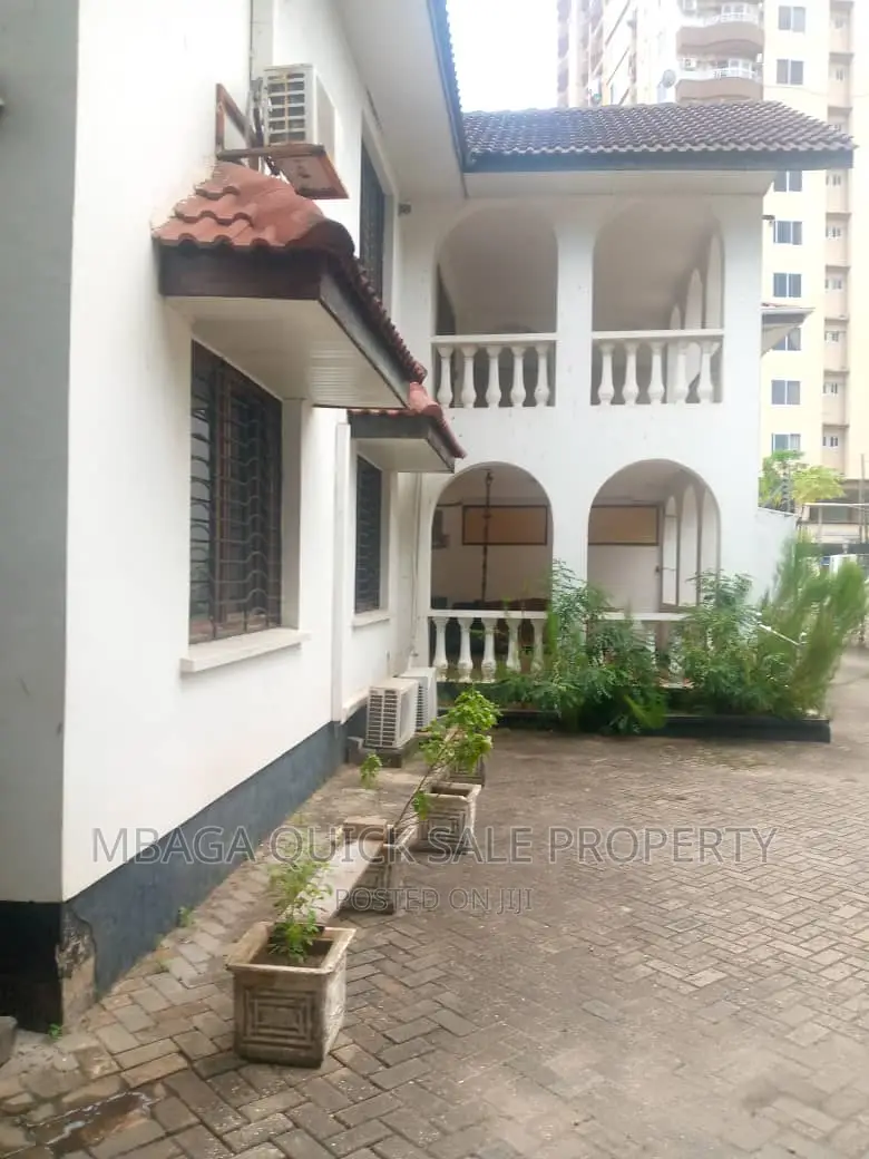 3bdrm House in Upanga for sale in Upanga West