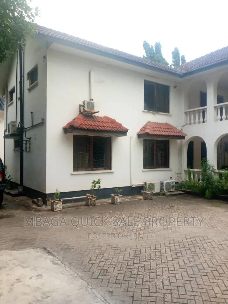 3bdrm House in Upanga for sale in Upanga West